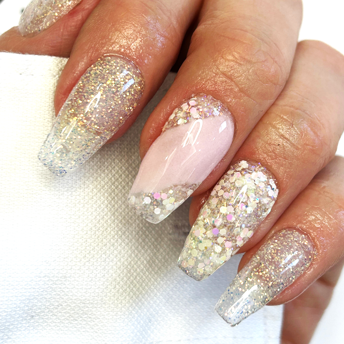 Deepa Dipping Powder White - Pink Sequin 130